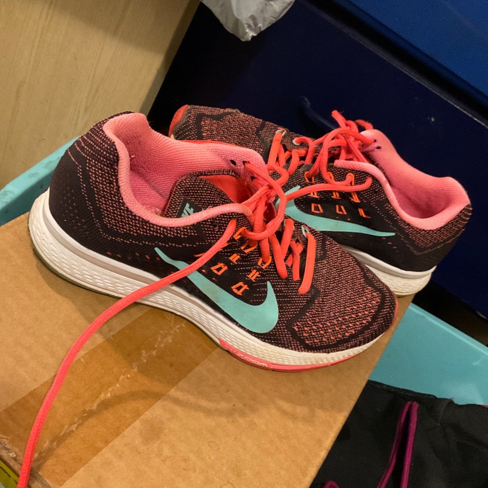 Nike Air Zoom Structure 18